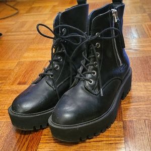LIKE NEW chunky combat boots